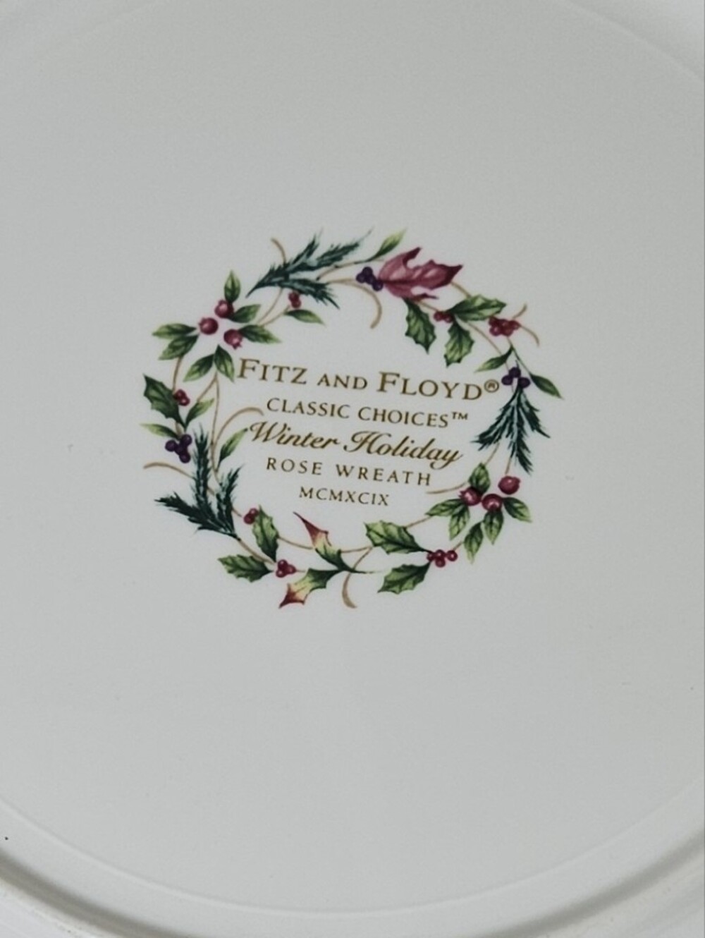 Fitz & Floyd Winter Holiday Collector Plates Santa Portrait Rose Wreath Set Of 4 - Picture 8 of 9